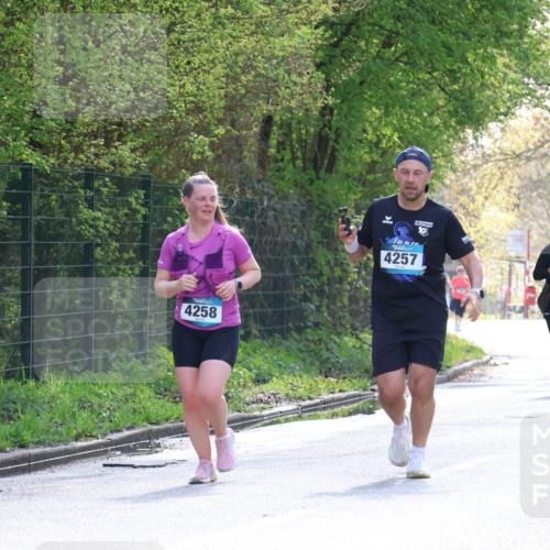 12.04.2026 - 45. Internationalen Wilhelmsburger Insellauf Yannick Fuchs http://msf.ph/oto/9499248 12.04.2026 11:05:21 Laufen 4258, 4257, 19, 2466, 2492 meine-sportfotos.de