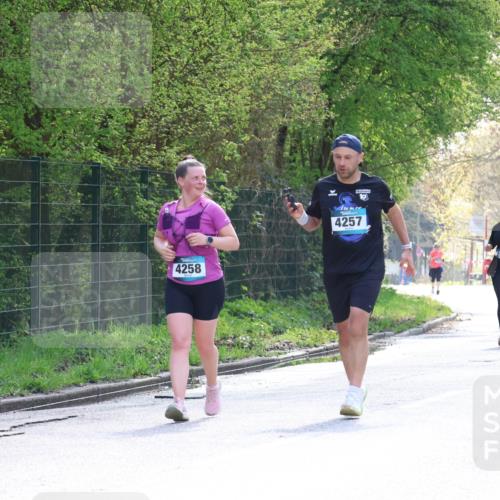 12.04.2026 - 45. Internationalen Wilhelmsburger Insellauf Yannick Fuchs http://msf.ph/oto/9499254 12.04.2026 11:05:21 Laufen 4258, 4257, 19, 2466, 2492 meine-sportfotos.de
