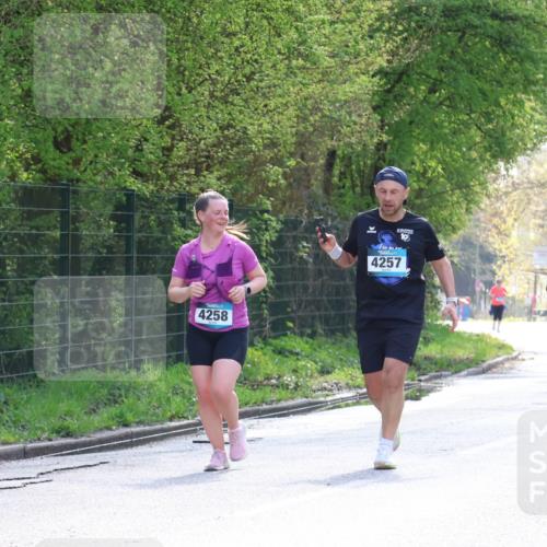 12.04.2026 - 45. Internationalen Wilhelmsburger Insellauf Yannick Fuchs http://msf.ph/oto/9499256 12.04.2026 11:05:21 Laufen 4258, 4257, 10, 2492, 2466 meine-sportfotos.de