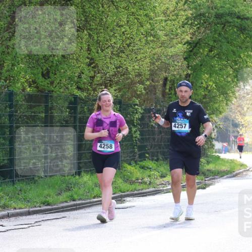 12.04.2026 - 45. Internationalen Wilhelmsburger Insellauf Yannick Fuchs http://msf.ph/oto/9499258 12.04.2026 11:05:21 Laufen 4258, 4257, 10, 2492, 2466 meine-sportfotos.de