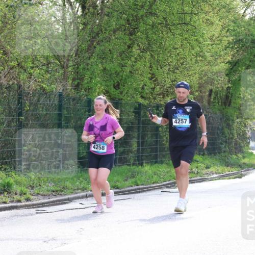 12.04.2026 - 45. Internationalen Wilhelmsburger Insellauf Yannick Fuchs http://msf.ph/oto/9499271 12.04.2026 11:05:22 Laufen 4258, 4257, 10, 2492, 2466 meine-sportfotos.de