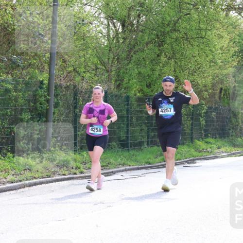 12.04.2026 - 45. Internationalen Wilhelmsburger Insellauf Yannick Fuchs http://msf.ph/oto/9499281 12.04.2026 11:05:23 Laufen 4258, 4257, 2466 meine-sportfotos.de