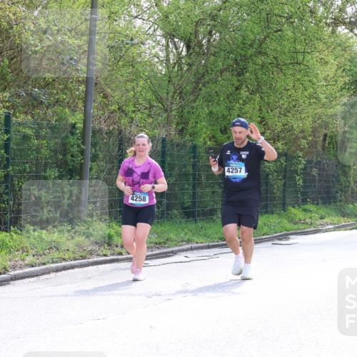 12.04.2026 - 45. Internationalen Wilhelmsburger Insellauf Yannick Fuchs http://msf.ph/oto/9499283 12.04.2026 11:05:23 Laufen 4258, 4257, 10, 2492, 2466 meine-sportfotos.de