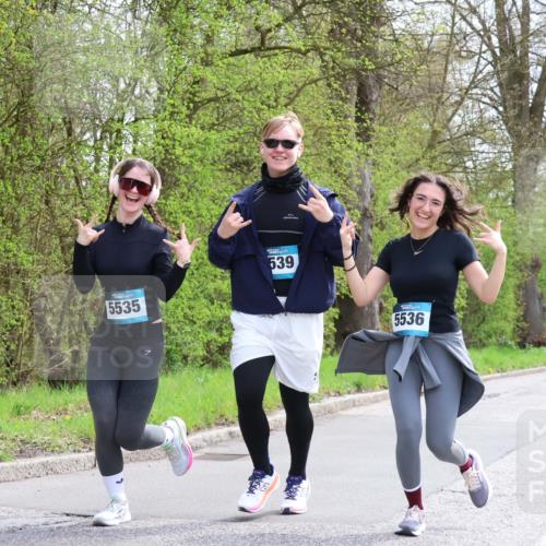 12.04.2026 - 45. Internationalen Wilhelmsburger Insellauf Yannick Fuchs http://msf.ph/oto/9499304 12.04.2026 13:14:03 Laufen 5535, 539, 5536, 5861 meine-sportfotos.de
