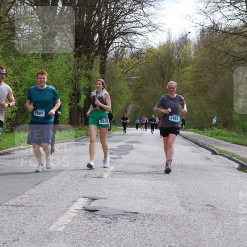 12.04.2026 - 45. Internationalen Wilhelmsburger Insellauf Yannick Fuchs http://msf.ph/oto/9499341 12.04.2026 13:14:07 Laufen 2616, 5861, 2509, 2483 meine-sportfotos.de