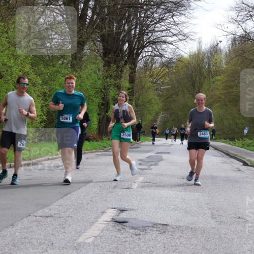 12.04.2026 - 45. Internationalen Wilhelmsburger Insellauf Yannick Fuchs http://msf.ph/oto/9499343 12.04.2026 13:14:07 Laufen 261, 5861, 2509, 2483 meine-sportfotos.de