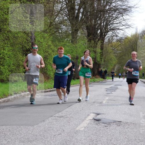 12.04.2026 - 45. Internationalen Wilhelmsburger Insellauf Yannick Fuchs http://msf.ph/oto/9499350 12.04.2026 13:14:08 Laufen 261, 5861, 2509, 2483 meine-sportfotos.de