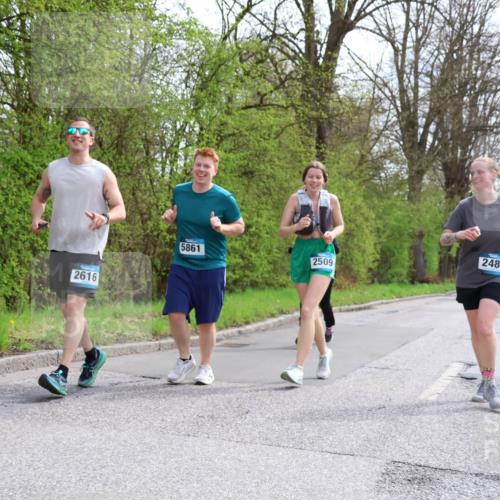 12.04.2026 - 45. Internationalen Wilhelmsburger Insellauf Yannick Fuchs http://msf.ph/oto/9499383 12.04.2026 13:14:11 Laufen 2616, 5861, 2509, 2483 meine-sportfotos.de