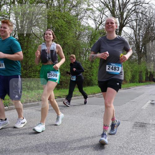 12.04.2026 - 45. Internationalen Wilhelmsburger Insellauf Yannick Fuchs http://msf.ph/oto/9499404 12.04.2026 13:14:12 Laufen 861, 2509, 2003, 2483 meine-sportfotos.de
