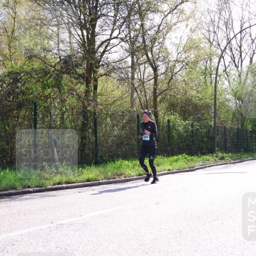12.04.2026 - 45. Internationalen Wilhelmsburger Insellauf Yannick Fuchs http://msf.ph/oto/9499458 12.04.2026 11:06:08 Laufen 4699 meine-sportfotos.de