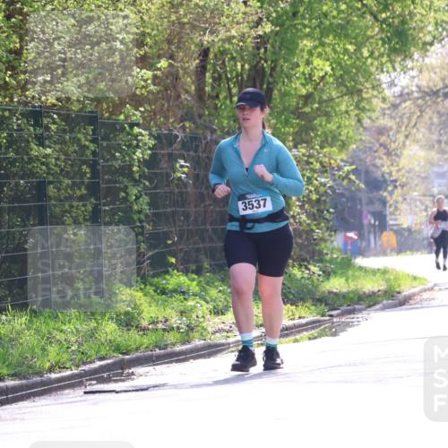 12.04.2026 - 45. Internationalen Wilhelmsburger Insellauf Yannick Fuchs http://msf.ph/oto/9499482 12.04.2026 11:06:20 Laufen 3537 meine-sportfotos.de