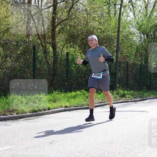 12.04.2026 - 45. Internationalen Wilhelmsburger Insellauf Yannick Fuchs http://msf.ph/oto/9499556 12.04.2026 11:06:52 Laufen 2588 meine-sportfotos.de