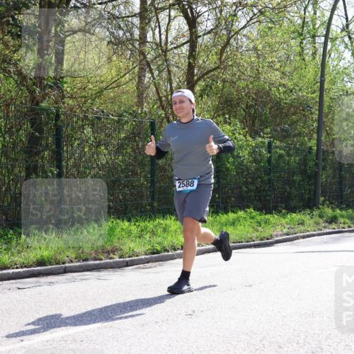 12.04.2026 - 45. Internationalen Wilhelmsburger Insellauf Yannick Fuchs http://msf.ph/oto/9499561 12.04.2026 11:06:53 Laufen 2588 meine-sportfotos.de