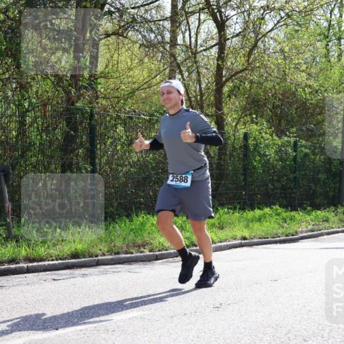12.04.2026 - 45. Internationalen Wilhelmsburger Insellauf Yannick Fuchs http://msf.ph/oto/9499563 12.04.2026 11:06:53 Laufen 2588 meine-sportfotos.de