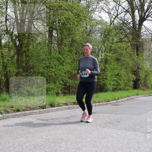 12.04.2026 - 45. Internationalen Wilhelmsburger Insellauf Yannick Fuchs http://msf.ph/oto/9499598 12.04.2026 13:14:52 Laufen 3648 meine-sportfotos.de