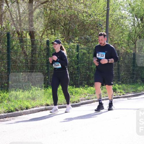 12.04.2026 - 45. Internationalen Wilhelmsburger Insellauf Yannick Fuchs http://msf.ph/oto/9499741 12.04.2026 11:07:49 Laufen 2542, 3122 meine-sportfotos.de