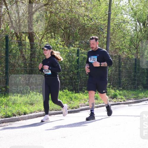 12.04.2026 - 45. Internationalen Wilhelmsburger Insellauf Yannick Fuchs http://msf.ph/oto/9499743 12.04.2026 11:07:49 Laufen 2542, 3122 meine-sportfotos.de