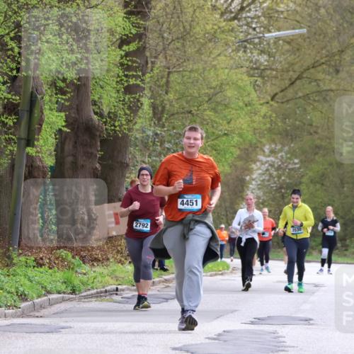 12.04.2026 - 45. Internationalen Wilhelmsburger Insellauf Yannick Fuchs http://msf.ph/oto/9499747 12.04.2026 13:15:30 Laufen 2792, 4451, 3530, 4462 meine-sportfotos.de