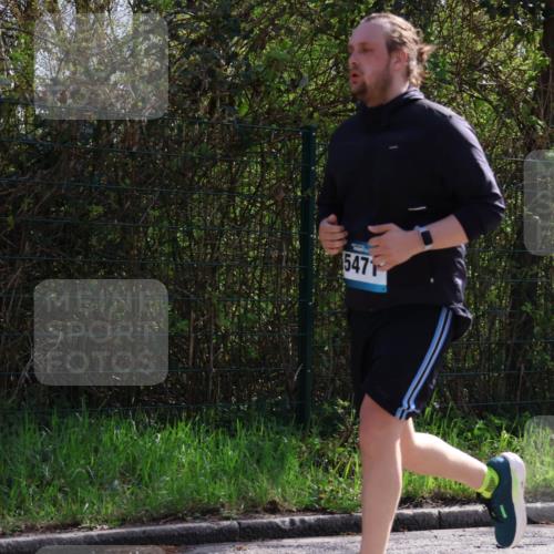 12.04.2026 - 45. Internationalen Wilhelmsburger Insellauf Yannick Fuchs http://msf.ph/oto/9499826 12.04.2026 11:08:05 Laufen 547 meine-sportfotos.de