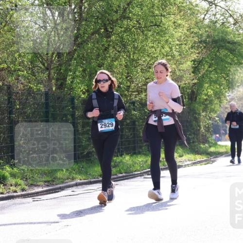 12.04.2026 - 45. Internationalen Wilhelmsburger Insellauf Yannick Fuchs http://msf.ph/oto/9499834 12.04.2026 11:08:08 Laufen 2929, 2556, 2450, 2555 meine-sportfotos.de