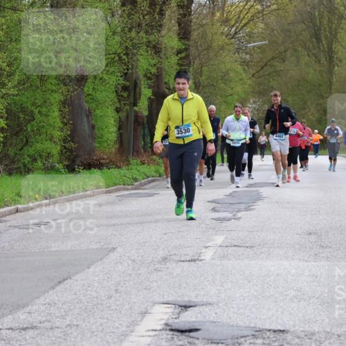12.04.2026 - 45. Internationalen Wilhelmsburger Insellauf Yannick Fuchs http://msf.ph/oto/9499871 12.04.2026 13:15:52 Laufen 3530, 5834, 4462, 39 meine-sportfotos.de