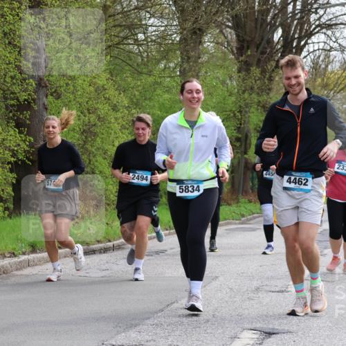 12.04.2026 - 45. Internationalen Wilhelmsburger Insellauf Yannick Fuchs http://msf.ph/oto/9499886 12.04.2026 13:16:02 Laufen 2494, 574, 5834, 445, 4462, 2339 meine-sportfotos.de