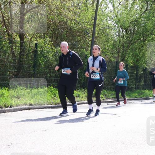 12.04.2026 - 45. Internationalen Wilhelmsburger Insellauf Yannick Fuchs http://msf.ph/oto/9499887 12.04.2026 11:08:18 Laufen 25, 2555, 2450, 3273 meine-sportfotos.de