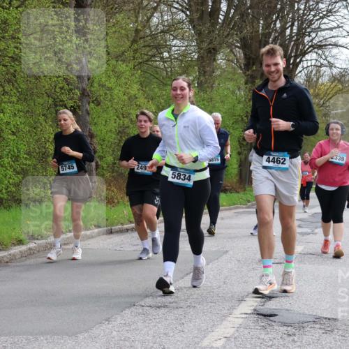 12.04.2026 - 45. Internationalen Wilhelmsburger Insellauf Yannick Fuchs http://msf.ph/oto/9499892 12.04.2026 13:16:02 Laufen 5745, 249, 5834, 5815, 4462, 92, 2339 meine-sportfotos.de