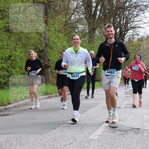 12.04.2026 - 45. Internationalen Wilhelmsburger Insellauf Yannick Fuchs http://msf.ph/oto/9499895 12.04.2026 13:16:02 Laufen 5745, 494, 5834, 4462, 2339 meine-sportfotos.de