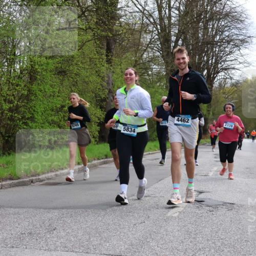 12.04.2026 - 45. Internationalen Wilhelmsburger Insellauf Yannick Fuchs http://msf.ph/oto/9499902 12.04.2026 13:16:03 Laufen 4462, 2339, 5815, 5745, 245, 5834 meine-sportfotos.de