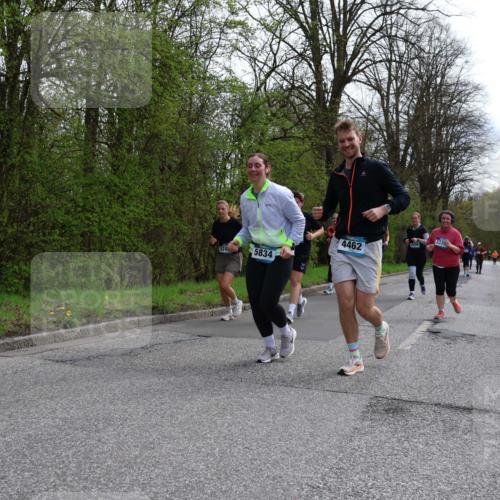 12.04.2026 - 45. Internationalen Wilhelmsburger Insellauf Yannick Fuchs http://msf.ph/oto/9499913 12.04.2026 13:16:04 Laufen 574, 5834, 4462, 2339 meine-sportfotos.de