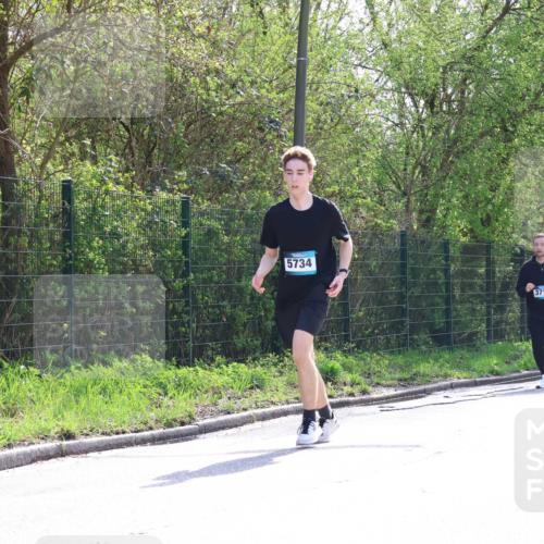 12.04.2026 - 45. Internationalen Wilhelmsburger Insellauf Yannick Fuchs http://msf.ph/oto/9500044 12.04.2026 11:09:25 Laufen 5734, 3719 meine-sportfotos.de