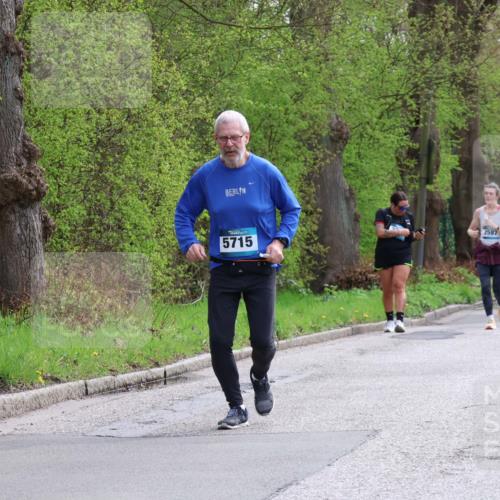 12.04.2026 - 45. Internationalen Wilhelmsburger Insellauf Yannick Fuchs http://msf.ph/oto/9500046 12.04.2026 13:16:22 Laufen 5715, 2587, 2909 meine-sportfotos.de