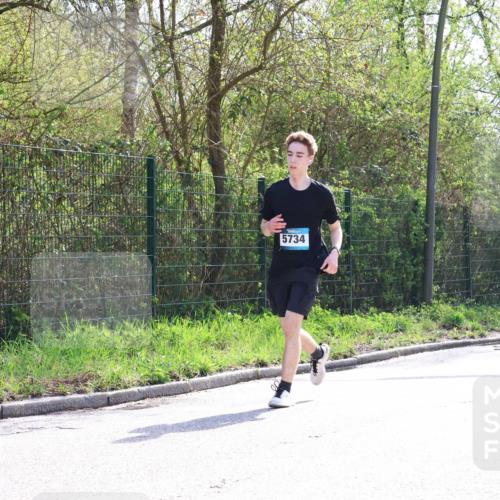 12.04.2026 - 45. Internationalen Wilhelmsburger Insellauf Yannick Fuchs http://msf.ph/oto/9500049 12.04.2026 11:09:25 Laufen 5734, 3719 meine-sportfotos.de