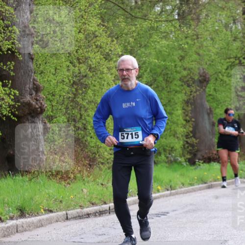 12.04.2026 - 45. Internationalen Wilhelmsburger Insellauf Yannick Fuchs http://msf.ph/oto/9500050 12.04.2026 13:16:23 Laufen 5715 meine-sportfotos.de
