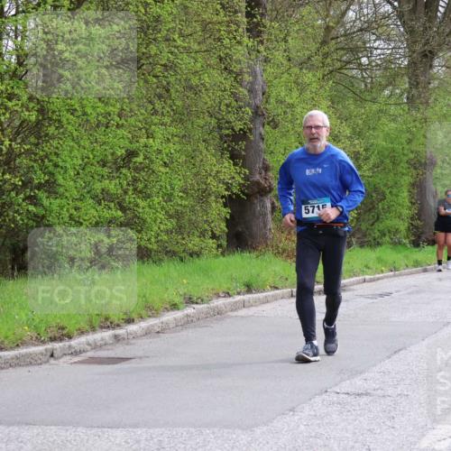 12.04.2026 - 45. Internationalen Wilhelmsburger Insellauf Yannick Fuchs http://msf.ph/oto/9500065 12.04.2026 13:16:24 Laufen 5715, 258, 2909 meine-sportfotos.de