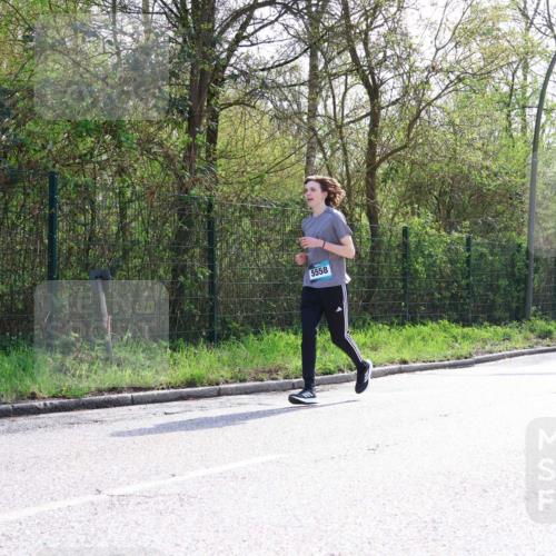 12.04.2026 - 45. Internationalen Wilhelmsburger Insellauf Yannick Fuchs http://msf.ph/oto/9500099 12.04.2026 11:09:35 Laufen 5558 meine-sportfotos.de