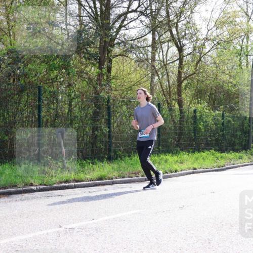 12.04.2026 - 45. Internationalen Wilhelmsburger Insellauf Yannick Fuchs http://msf.ph/oto/9500101 12.04.2026 11:09:36 Laufen 555 meine-sportfotos.de