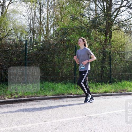 12.04.2026 - 45. Internationalen Wilhelmsburger Insellauf Yannick Fuchs http://msf.ph/oto/9500110 12.04.2026 11:09:36 Laufen 5558 meine-sportfotos.de