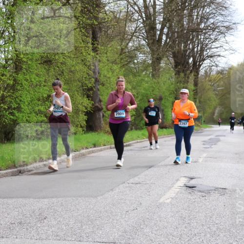 12.04.2026 - 45. Internationalen Wilhelmsburger Insellauf Yannick Fuchs http://msf.ph/oto/9500111 12.04.2026 13:16:32 Laufen 2587, 2909, 3231, 2397 meine-sportfotos.de