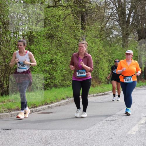 12.04.2026 - 45. Internationalen Wilhelmsburger Insellauf Yannick Fuchs http://msf.ph/oto/9500116 12.04.2026 13:16:33 Laufen 2587, 2909, 2397 meine-sportfotos.de