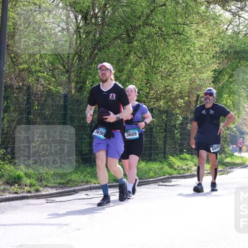 12.04.2026 - 45. Internationalen Wilhelmsburger Insellauf Yannick Fuchs http://msf.ph/oto/9500118 12.04.2026 11:09:40 Laufen 2, 3690, 3689, 5559, 3196 meine-sportfotos.de