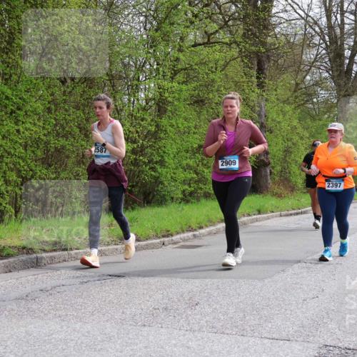 12.04.2026 - 45. Internationalen Wilhelmsburger Insellauf Yannick Fuchs http://msf.ph/oto/9500122 12.04.2026 13:16:34 Laufen 2587, 2909, 2397 meine-sportfotos.de