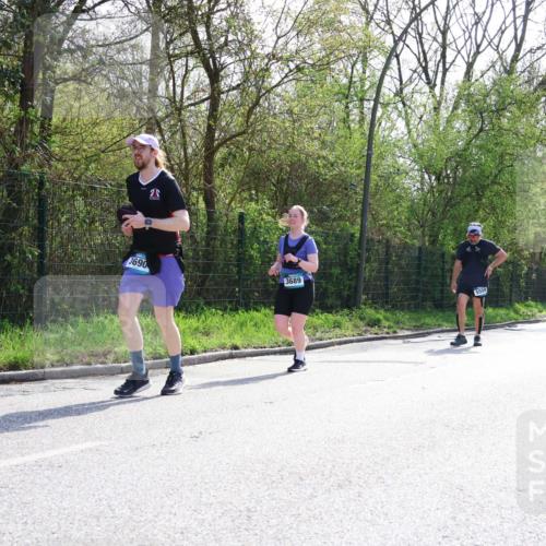 12.04.2026 - 45. Internationalen Wilhelmsburger Insellauf Yannick Fuchs http://msf.ph/oto/9500133 12.04.2026 11:09:43 Laufen 2, 3690, 3689, 5559 meine-sportfotos.de