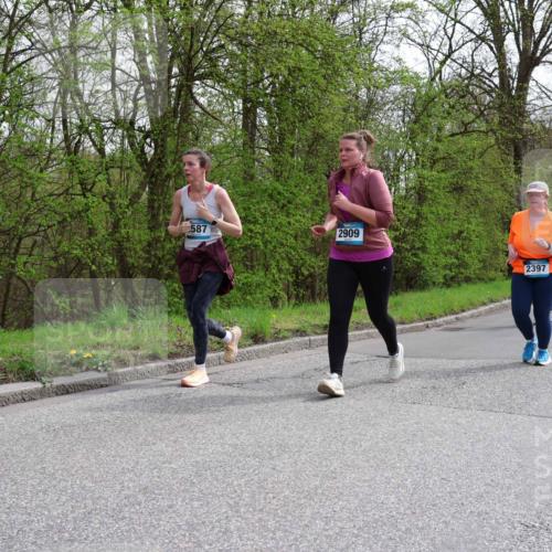 12.04.2026 - 45. Internationalen Wilhelmsburger Insellauf Yannick Fuchs http://msf.ph/oto/9500138 12.04.2026 13:16:35 Laufen 587, 2909, 2397 meine-sportfotos.de