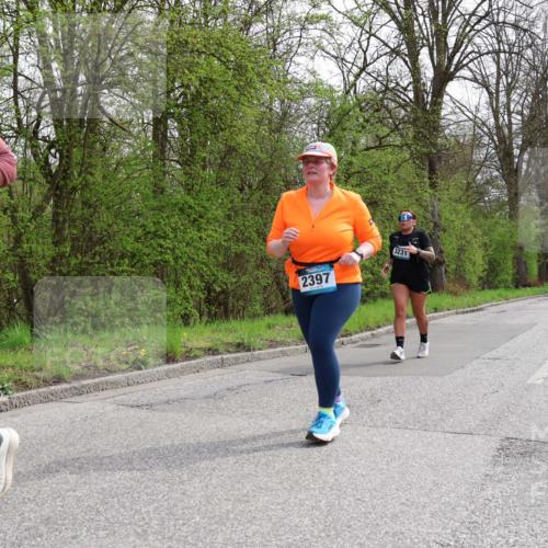 12.04.2026 - 45. Internationalen Wilhelmsburger Insellauf Yannick Fuchs http://msf.ph/oto/9500148 12.04.2026 13:16:36 Laufen 6, 09, 2397, 3231 meine-sportfotos.de