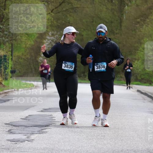 12.04.2026 - 45. Internationalen Wilhelmsburger Insellauf Yannick Fuchs http://msf.ph/oto/9500173 12.04.2026 13:16:42 Laufen 3835, 3836 meine-sportfotos.de