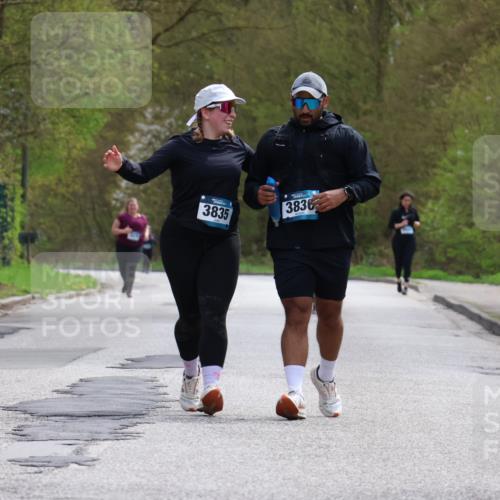 12.04.2026 - 45. Internationalen Wilhelmsburger Insellauf Yannick Fuchs http://msf.ph/oto/9500175 12.04.2026 13:16:43 Laufen 3835, 3836 meine-sportfotos.de