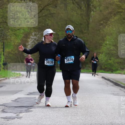 12.04.2026 - 45. Internationalen Wilhelmsburger Insellauf Yannick Fuchs http://msf.ph/oto/9500177 12.04.2026 13:16:43 Laufen 3835, 3836 meine-sportfotos.de