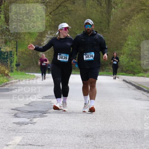 12.04.2026 - 45. Internationalen Wilhelmsburger Insellauf Yannick Fuchs http://msf.ph/oto/9500179 12.04.2026 13:16:43 Laufen 3835, 3836 meine-sportfotos.de